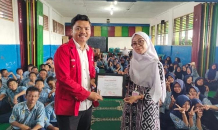 Sarinah Educate GMNI Pematangsiantar Ajak Pelajar Berani Lawan Perundungan di Sekolah