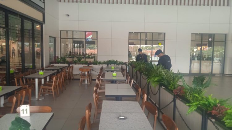 Brimob Polda Metro Jaya Sterilisasi Stasiun Whoosh Halim Dalam Rangka Pengamanan FIFA ASEAN Cup