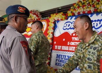 Brimob Metro Jaya Sambangi Koramil 05 Ciputat di HUT ke-81 TNI