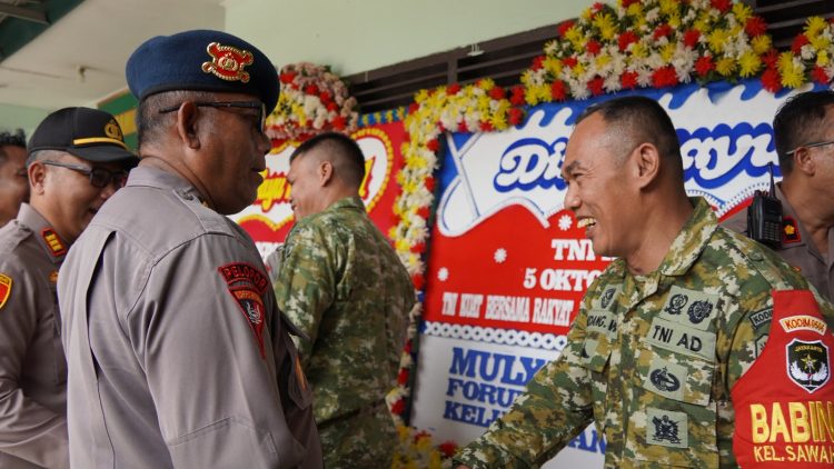 Brimob Metro Jaya Sambangi Koramil 05 Ciputat di HUT ke-81 TNI