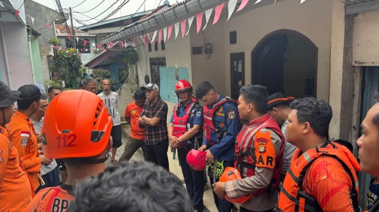 Brimob Polda Metro Jaya Kerahkan Tim SAR Susuri Ciliwung hingga Petang Cari Korban Tenggelam