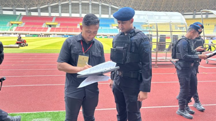 Brimob Polda Metro Jaya Sterilisasi Stadion Patriot Jelang Laga Adhyaksa FC Bekasi vs PSGC Ciamis