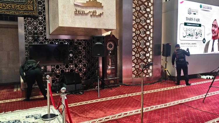 Brimob Metro Jaya Sterilisasi Masjid Istiqlal Jelang Safari Dakwah Habib Umar