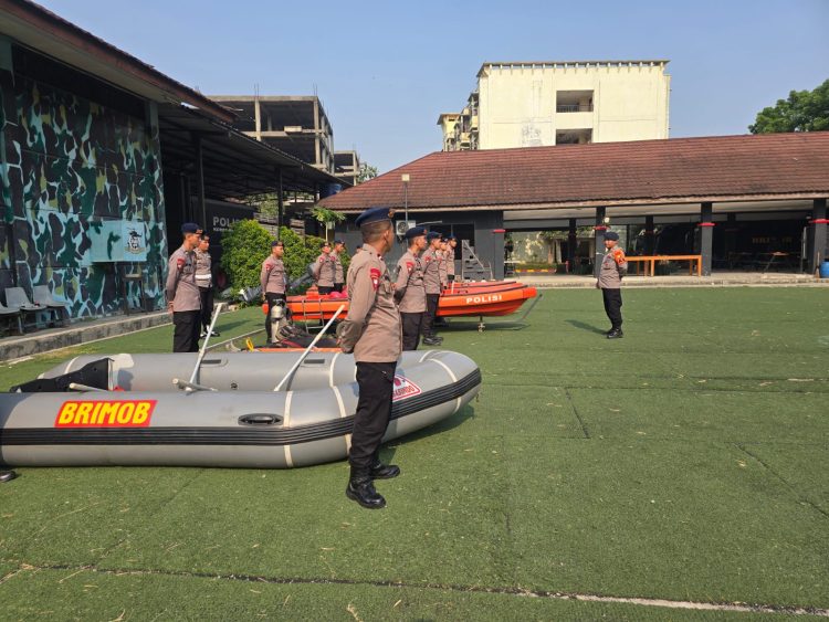 Batalyon D Pelopor Brimob Metro Jaya Gelar Apel dan Cek Peralatan SAR