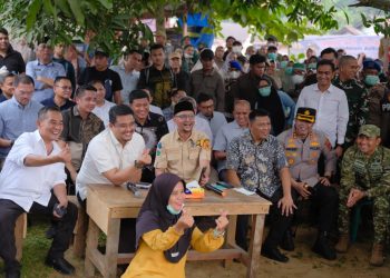 Bupati Fery Bersama Bobby Nasution Tinjau Jalan Rintis–Ulumahuam