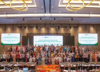 Universitas Aufa Royhan Ikuti Seminar Nasional dan Rapat Kerja Asosiasi Pendidikan Tinggi Farmasi Indonesia di Padang