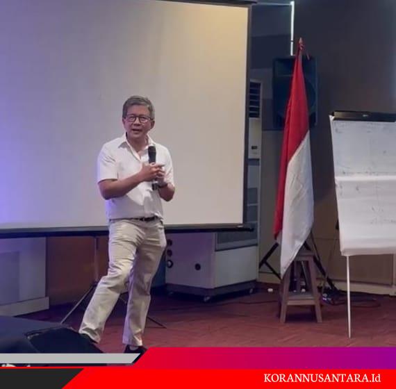 Rocky Gerung Ajak Mahasiswa Demo Pakai Otak Kritik Kebijakan Harus Berbasis Data