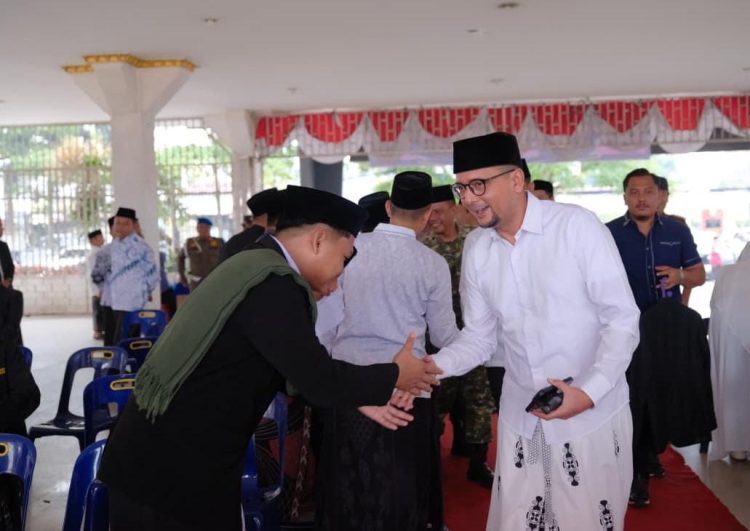 Hari Santri Nasional 2026 Bupati Labusel Ajak Santri Perkuat Ilmu Akhlak dan Pengabdian untuk Negeri