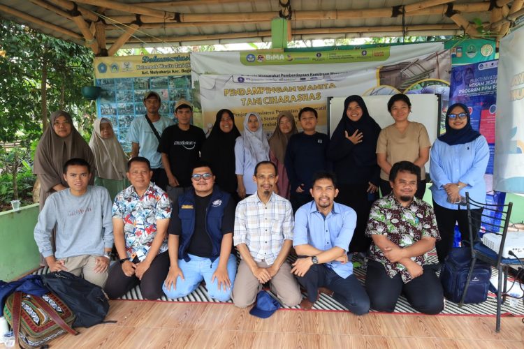 IPB University Perkuat Kemandirian Usaha Petani Mulyaharja Lewat Pelatihan Model Bisnis