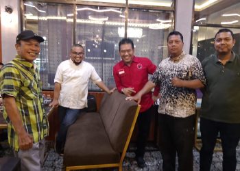 Debat Akbar Ijazah Gibran vs Karhutla di Medan, Muhri Singgung Pendidikan, Renaldo Kritik Respons Pemerintah